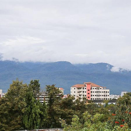 Jeune Hostel Chiang Mai Bagian luar foto